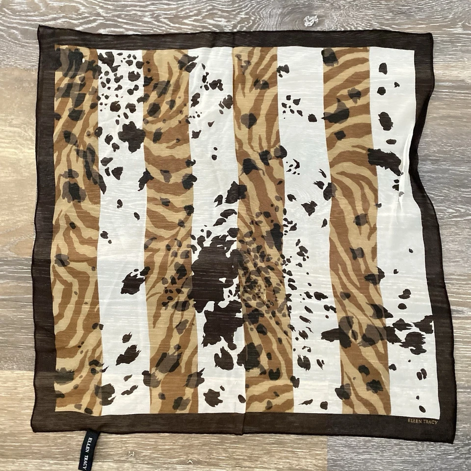 Ellen Tracy 真丝围脖保暖女性动物印花方形学院风 — 第 3/4 张图片