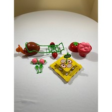 Strawberry Shortcake Playset Snail Cart Picnic Table Vintage 1980s