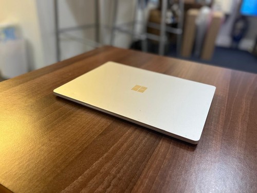 Microsoft Surface Laptop Go 1943 12.4" | i5-1035G1 |3.60 GHz |8GB RAM |256GB SSD - Imagen 9 de 24