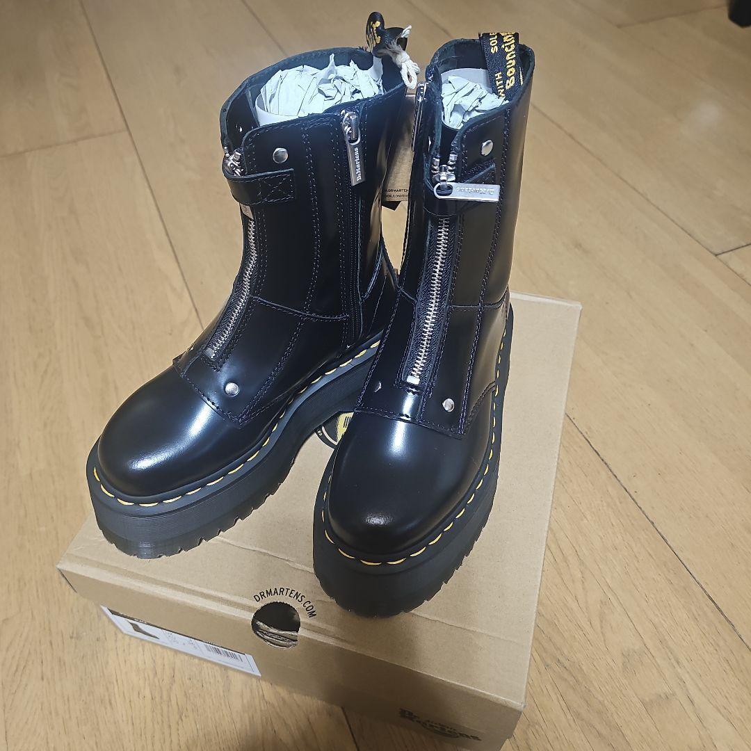 Dr. Martens Jetta Hi MAX Center Zip Thick Sole Boots UK3 US5 Dr. Martens Jetta Hi MAX Center Zip Thick Sole Boots UK3 US5
