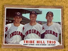 V8-41 BASEBALL CARD - TRIBE HILL TRIO BARRY LATMAN, DICK - 1962 TOPPS - CARD #37