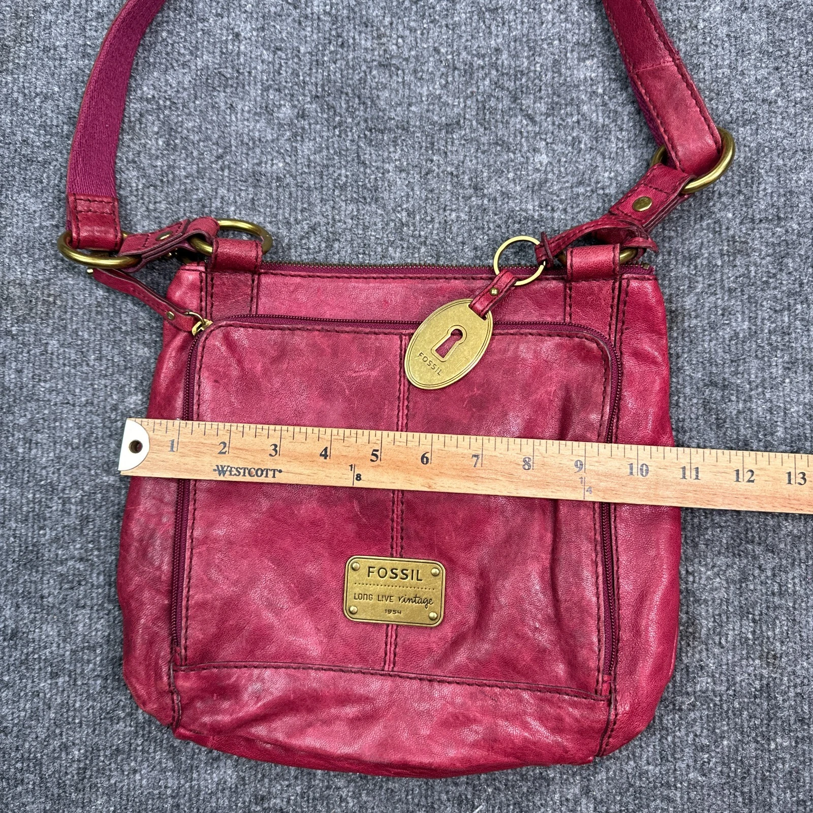 Borsa a tracolla Fossil borsa vino rosso con chiave ottone e lucchetto pelle lunga vita vintage