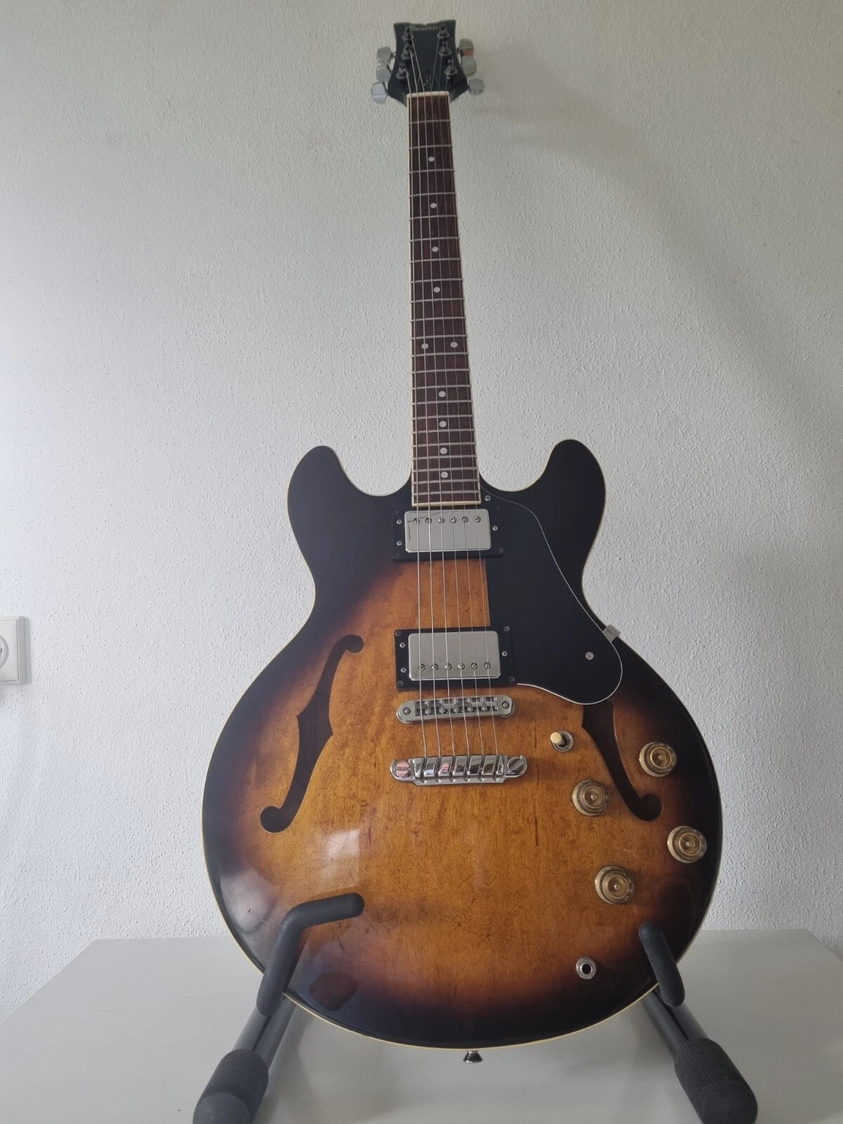 Picture 1 of 2