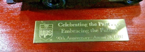 UPS DELIVERY PACKAGE ROUTE TRUCK AWARD & PLAQUE 90TH ANNIVERSARY 1997 - Picture 3 of 8