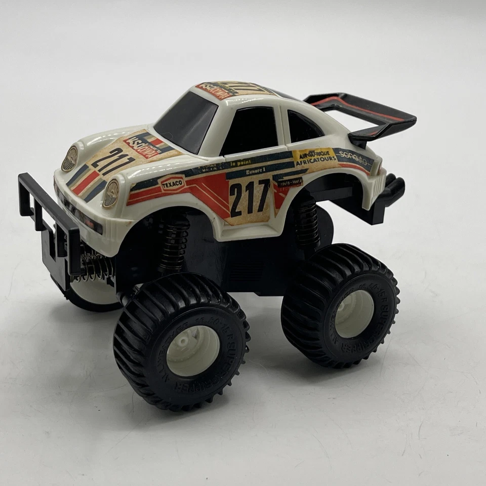 VINTAGE VTG VW BEETLE PLASTIC BRAZIL 80’S Monster Car Tires TOY As Is See Pics - Image 2 of 4