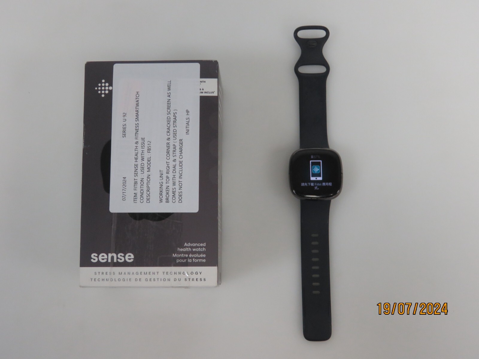 Fitbit Sense Smartwatch with Cracked Screen - Advanced Activity Tracker U92-image