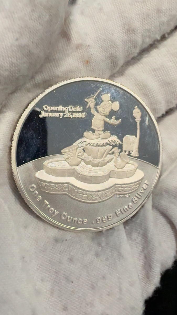 1993 Disney Mickey's Toontown 1 oz .999 Silver Coin w/24k Gold