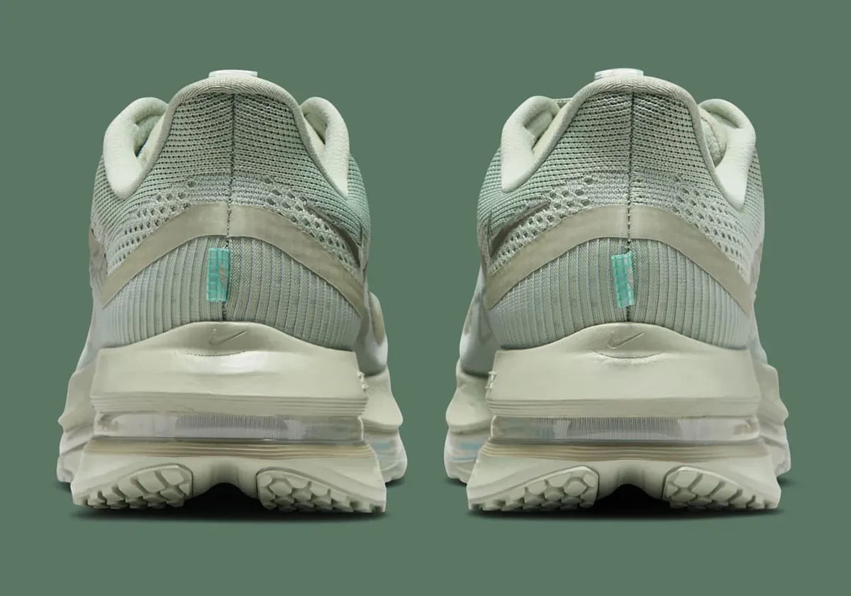 Nike Pegasus Premium Size 9.5 Mens Jade Horizon Light Army Sneakers HQ2592-300 s-l1200.jpg main image 3