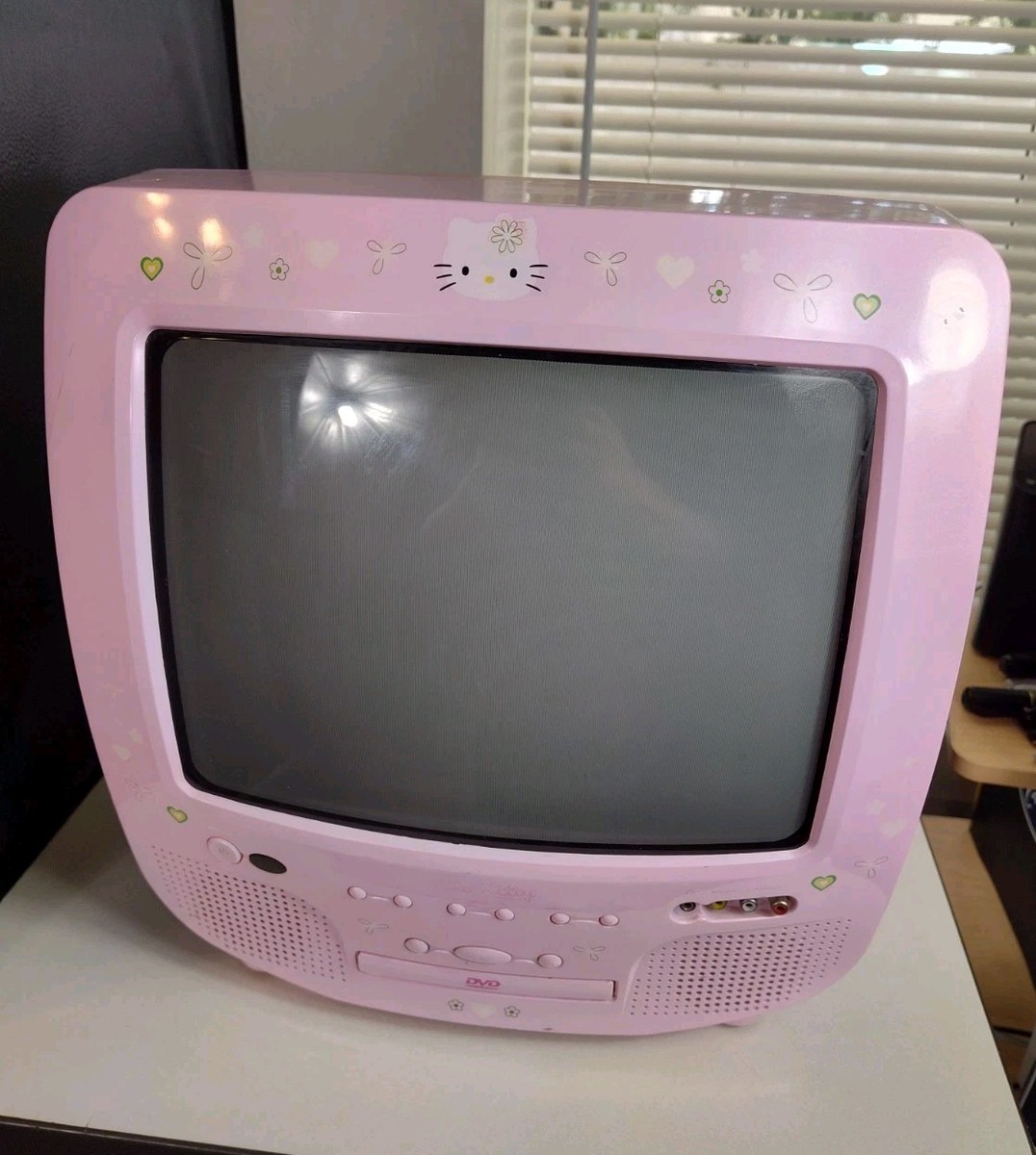 Vintage Pink Hello Kitty 13” CRT TV DVD Combo NO REMOTE- DVD Not