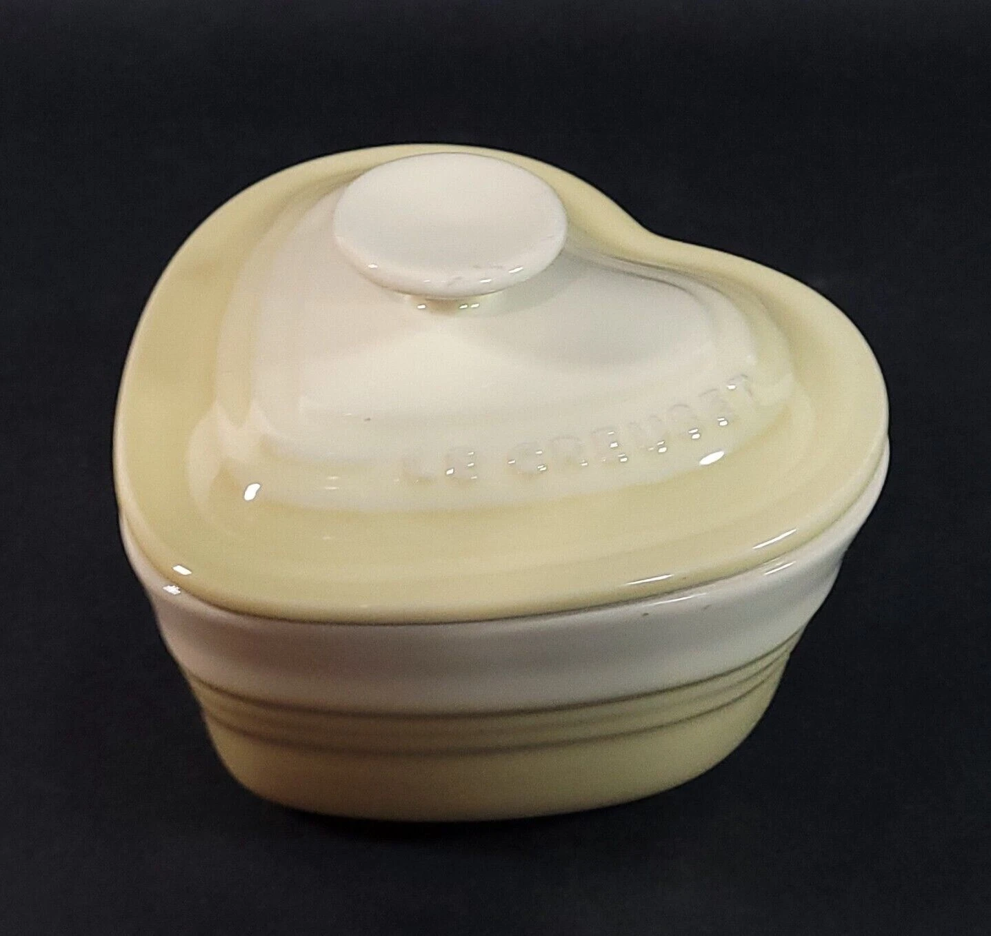 Le Creuset Heart Shape Ceramic Stoneware Ramekin Casserole Pie Dish with Lid