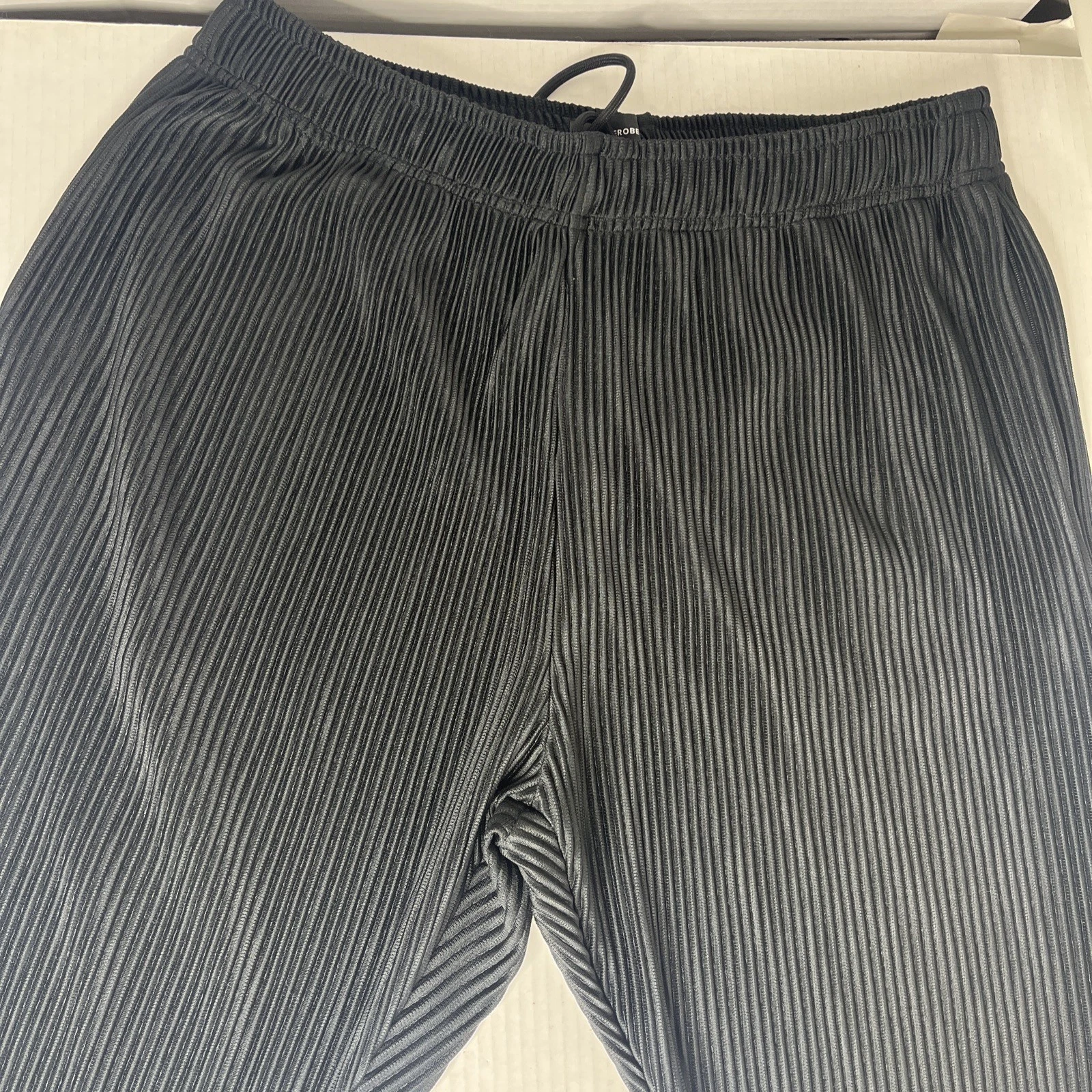 Zanerobe Black Pleated Textured Joggers Zip Pocket Sz 36 MSRP $160
Opens in a new window or tab