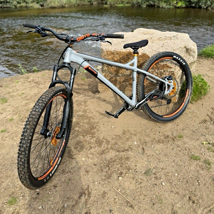 Orange clockwork 27.5 large frame mtb
