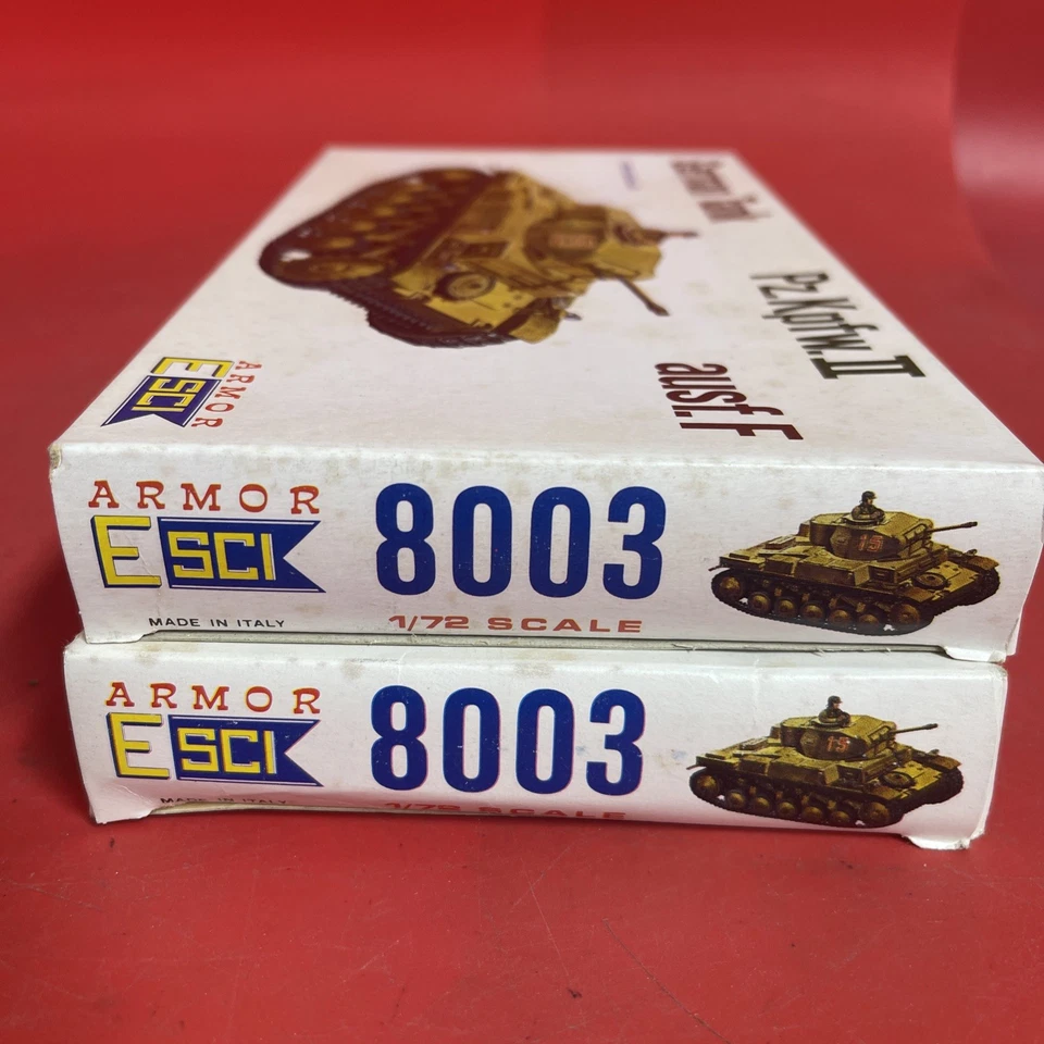 Kit de armadura ESCI 8003 WW2 Panzer alemán II Pz.Kpfw.II Ausf.F kit modelo tanque lote 2 Foto 3 de 4