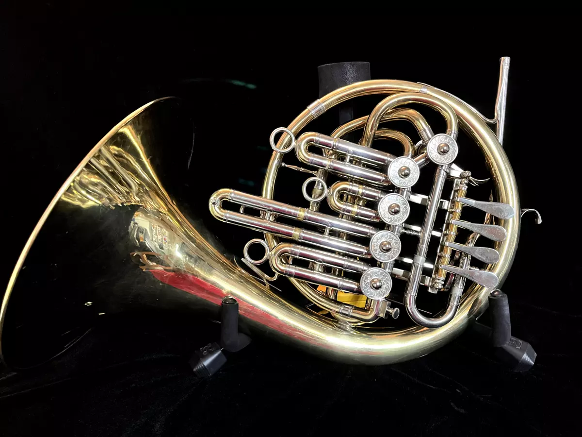 Compensating horn 2024