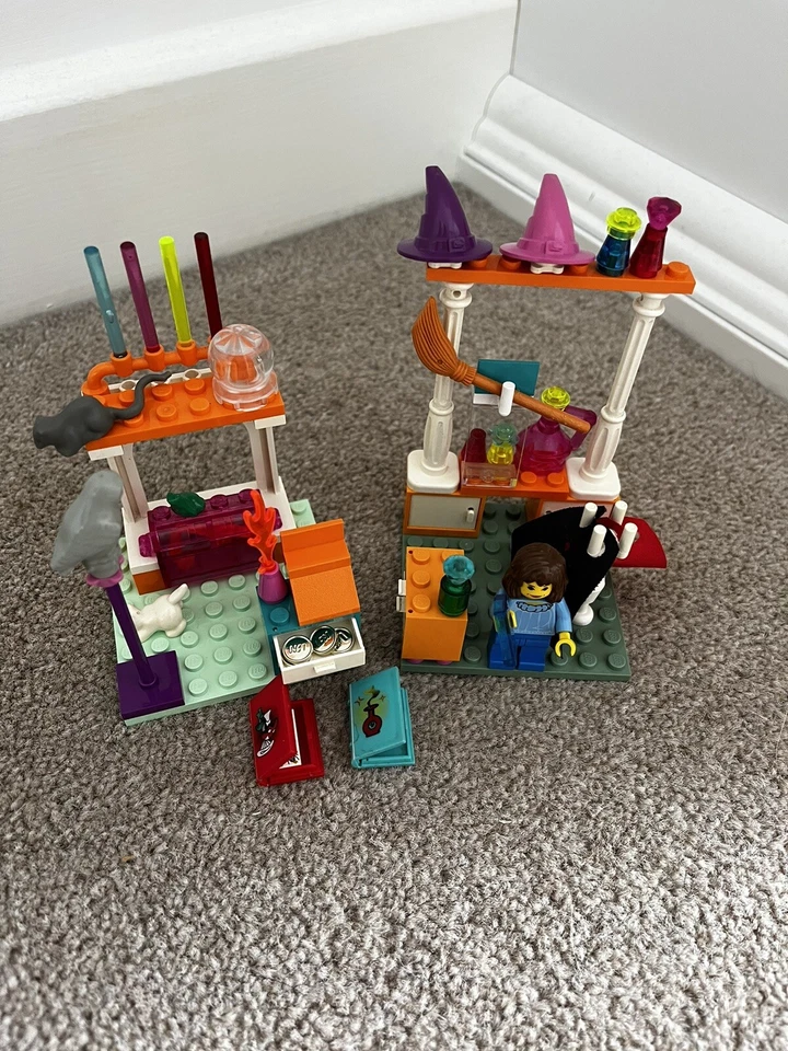 LEGO Harry Potter 4723 Diagon Alley Shops, photo 1 of 4