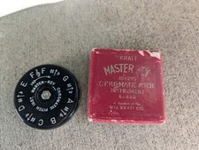 WM Kratt Co MASTER KEY Chromatic Pitch Instrument A-440 13 Keys Original Box