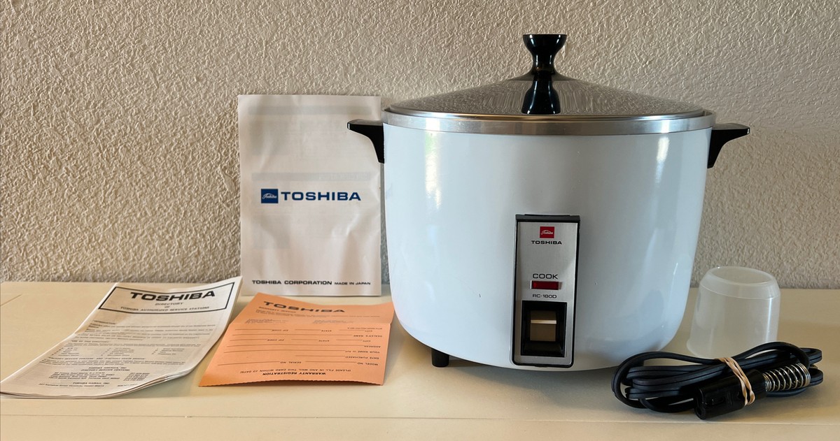 Vintage TOSHIBA Japan (RC-180D) 9-Cup Electric Rice Cooker Vintage TOSHIBA Japan (RC-180D) 9-Cup Electric Rice Cooker
