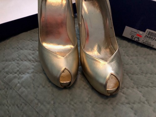Stuart Weitzman “VICTORIA” Peep Toe METALIC GOLD Calfskin Platform Pump Size 7.5 - Picture 2 of 6
