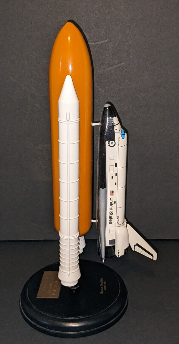 1992 NASA Full Stack SPACE SHUTTLE ENDEAVOUR Desktop MODEL 1