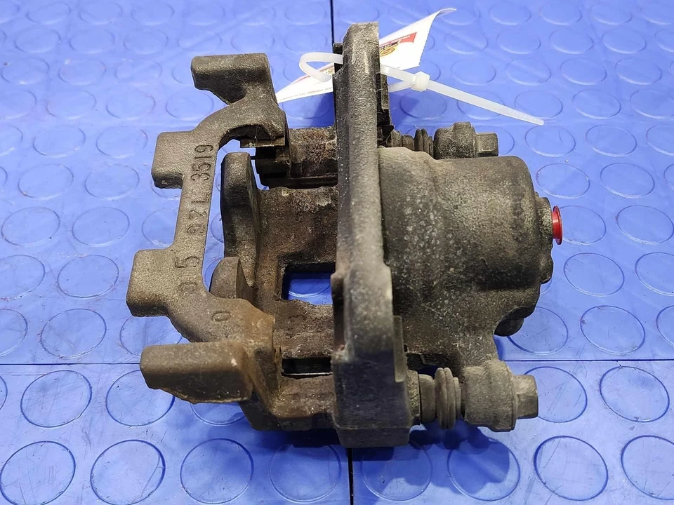 Conjunto de pinza de freno trasera Infiniti QX50 QX70 14-17 lado del conductor izquierdo OEM Foto 3 de 4