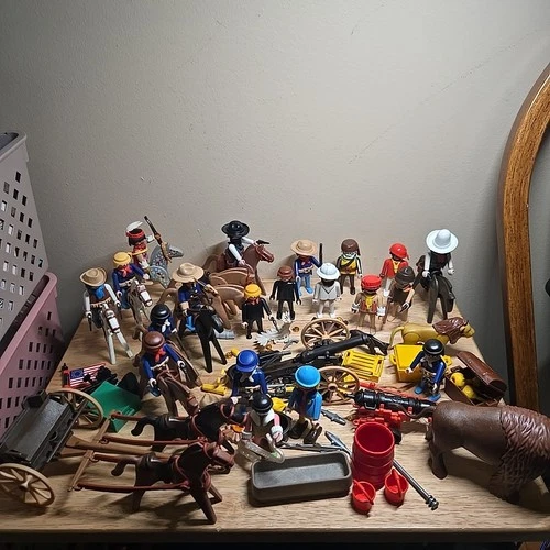 Large Lot of 35+ Vintage Playmobil Geobra Figures,Animals,Accessories 1974-1988