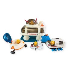 1984 Playworld Toys Playmate Space Station 06 8000  3 Vehicles  3 Astronauts