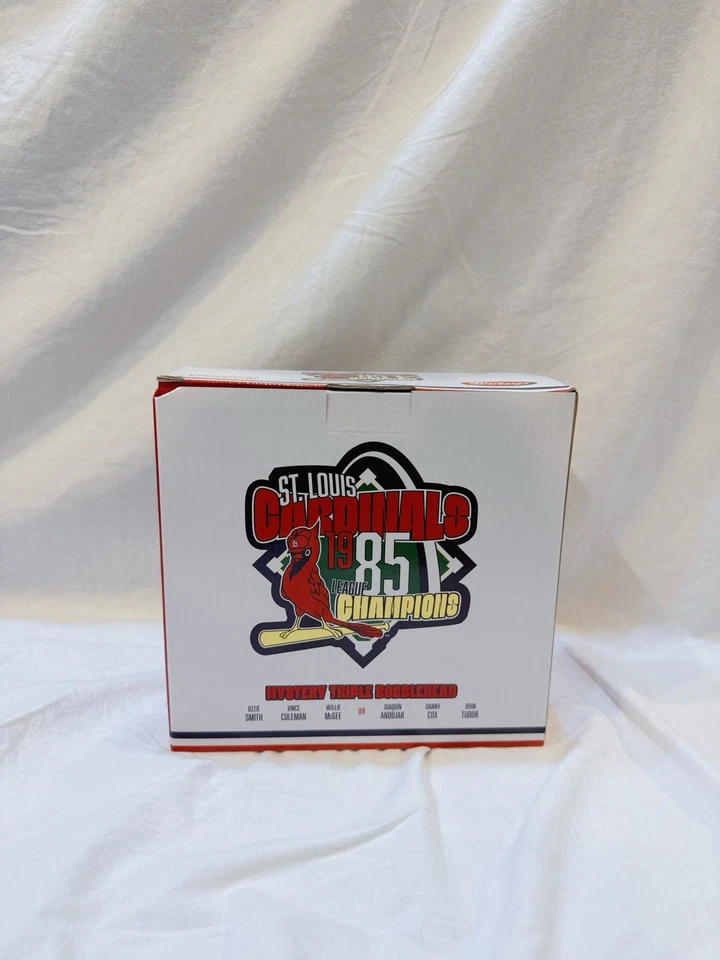 St. Louis Cardinals 1985 Liga Campeones Misterio Triple Bobblehead Nuevo en Caja 4 Disponibles Foto 3 de 4