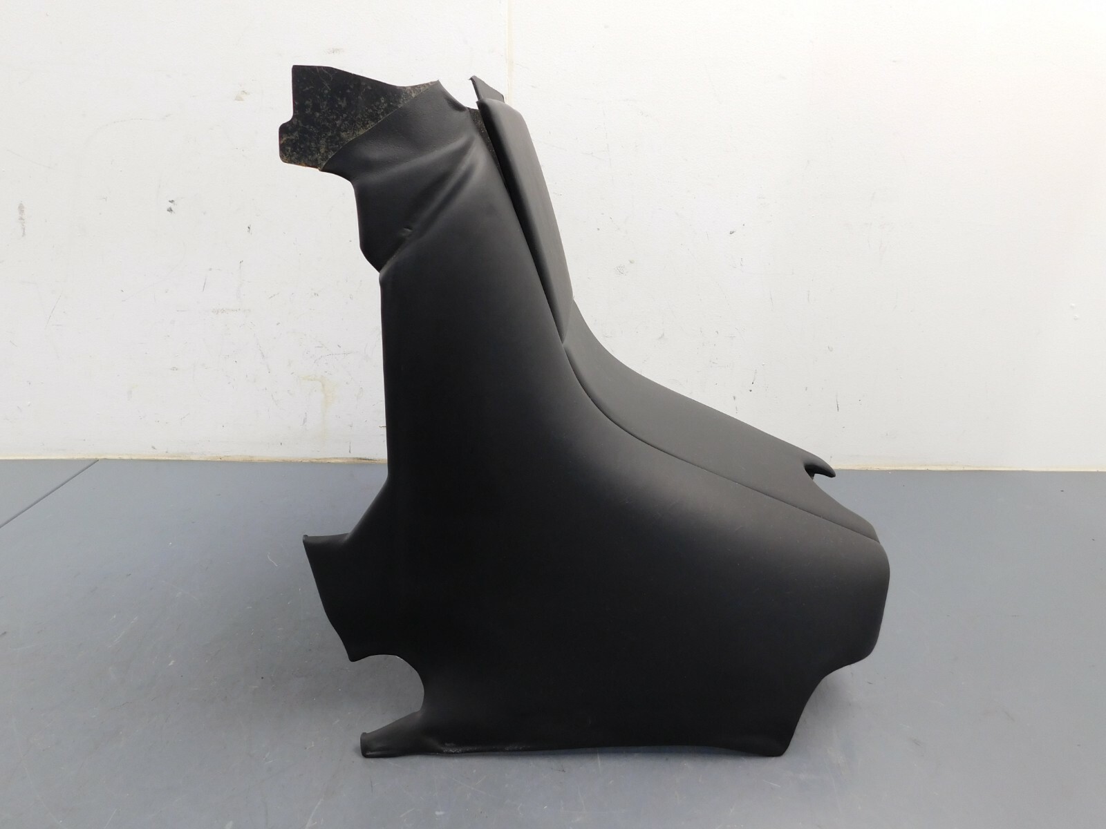 2014 12 -18 Aston Martin V12 Vanquish Rear Seat Center Console #1697 L5  