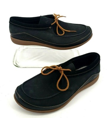 black leather chacos