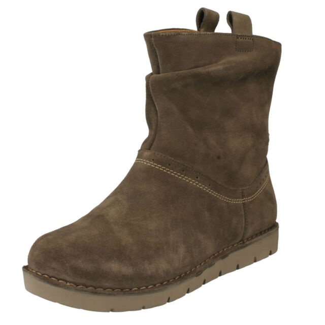 clarks wide fit boots sale