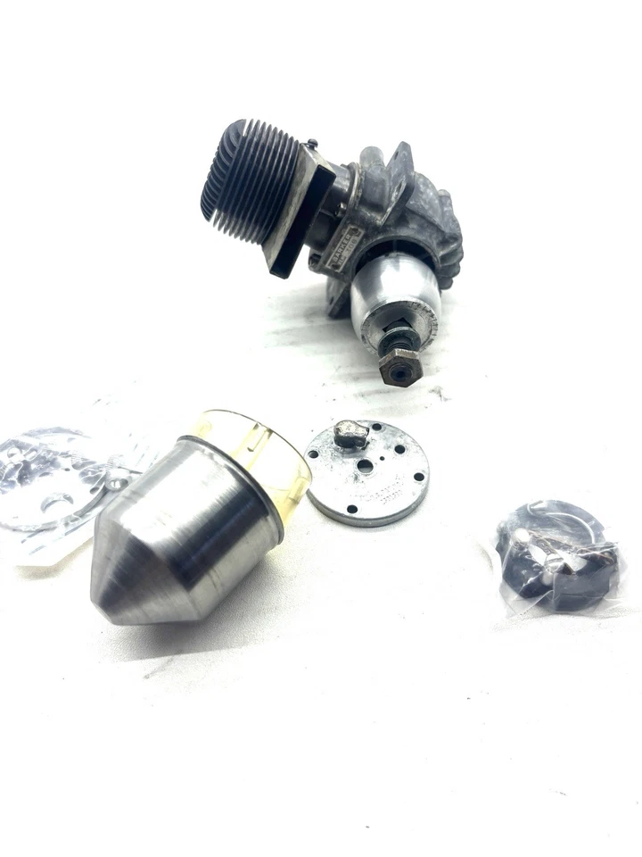 BARKER Man-UL-Matic .604 Spark Ignition Gas/Nitro Engine Model Airplane Engine M - Image 2 of 4