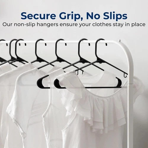 Plastic Hangers - Thumbnail 3