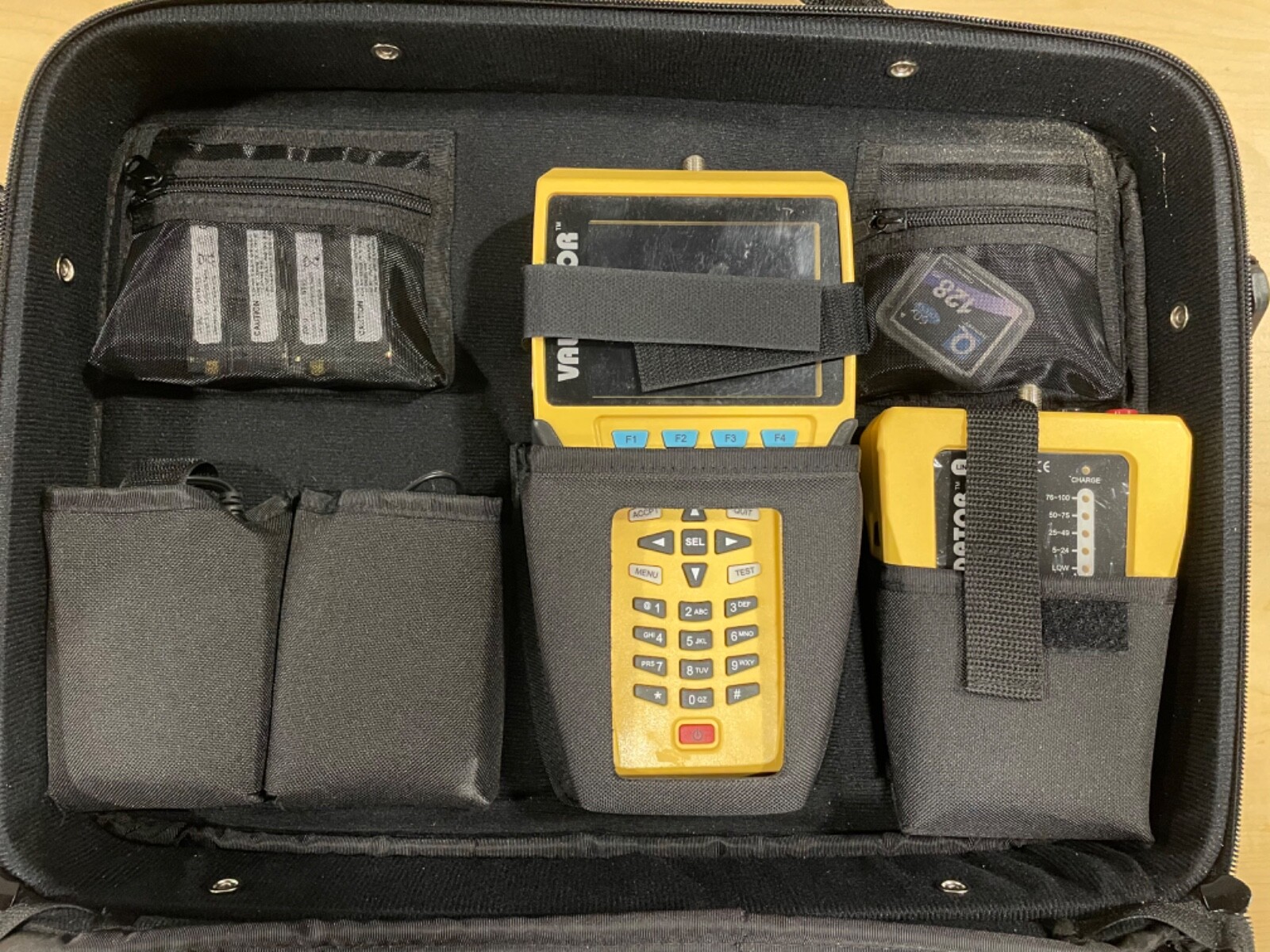 JDSU TestUm VALIDATOR NT950 Network Cable Tester/Certifier