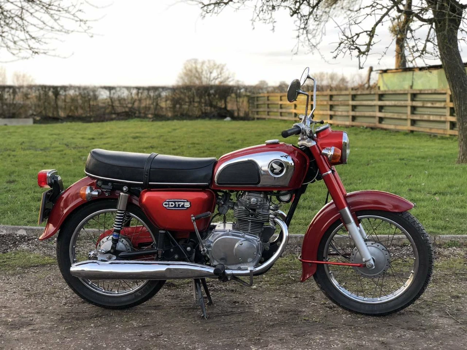 Funda Asiento Moto HONDA CD175 - 1973/79 Completa Con Correa - SIN LOGO HONDA Foto 2 de 2