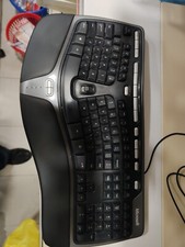 Tastiera Cablata Microsoft K4900054 – Bianca, Layout Inglese QWERTY, Nuova Sigillata