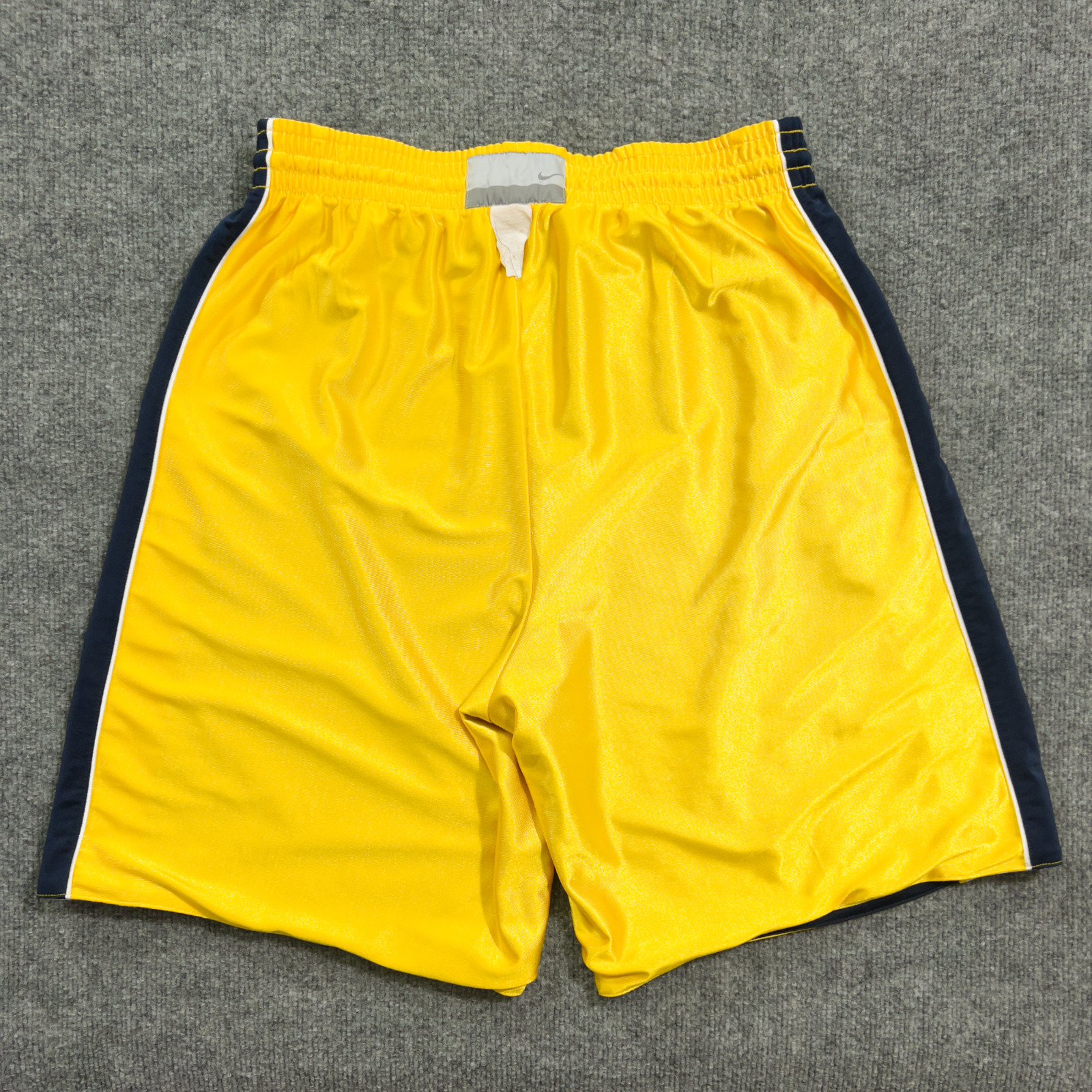 Vintage Nike Men's LG Navy Blue/Yellow Reversible… - image 10