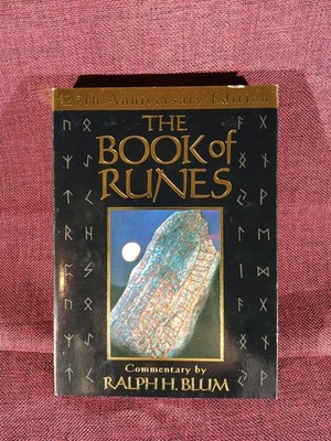 THE BOOK OF RUNES SET RUNES & BOOK US GAMES SYSTEMS 25TH ANNIVERSARY EDITION NEW