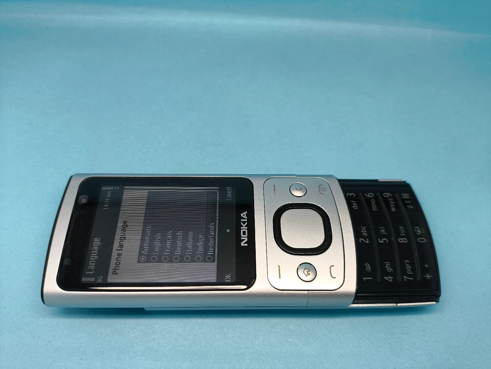 Nokia 6700s Slide Unlocked Mobile Phone Silver Very Good Condition - Image 2 of 4