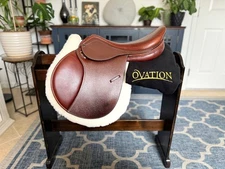 17.5" M Ovation XCH Adjustable Gullet Jump Saddle |