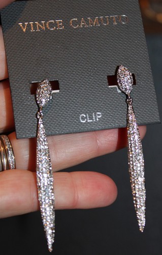 Fantastische lupenreine VINCE CAMUTO signierte lange Ohrhänger Pave Kristall Set#684