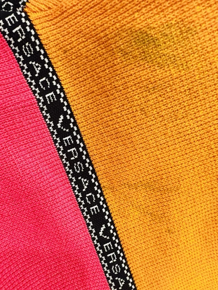 Top de algodón acanalado talla XL para hombre de Versace en buen estado con defectos Sin etiqueta de marca Foto 2 de 4