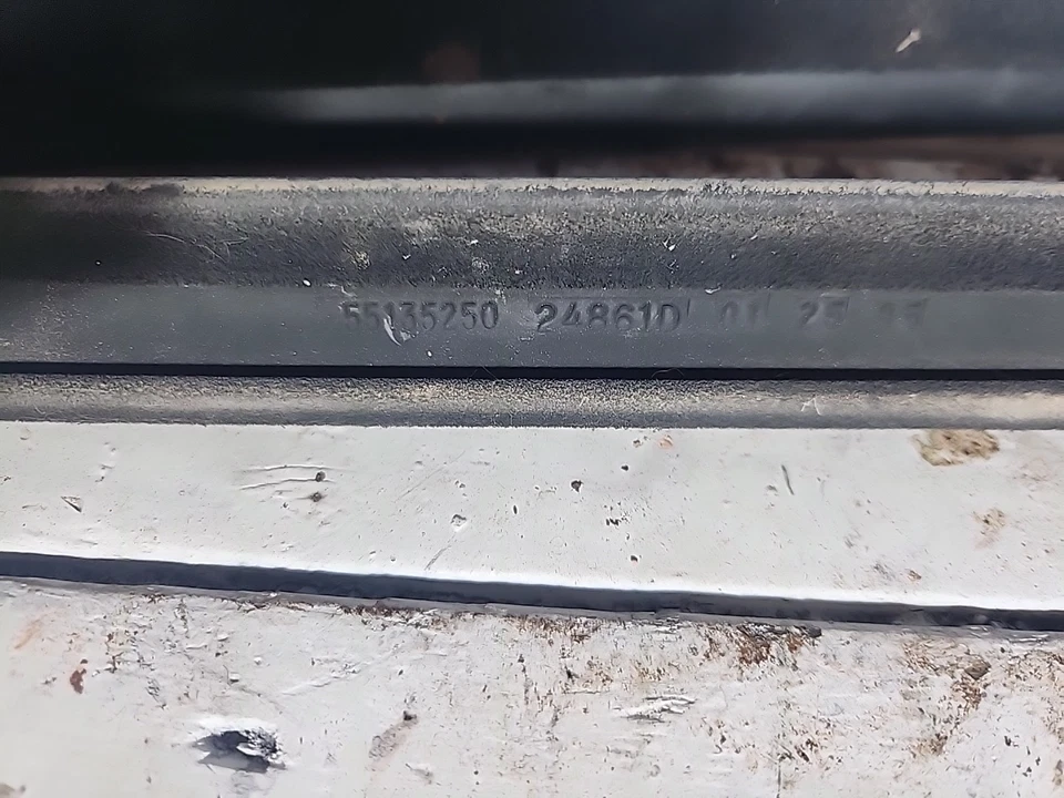 98-01 道奇 Ram 1500 2500 3500 乘客前门外窗扫封 — 第 3/4 张图片