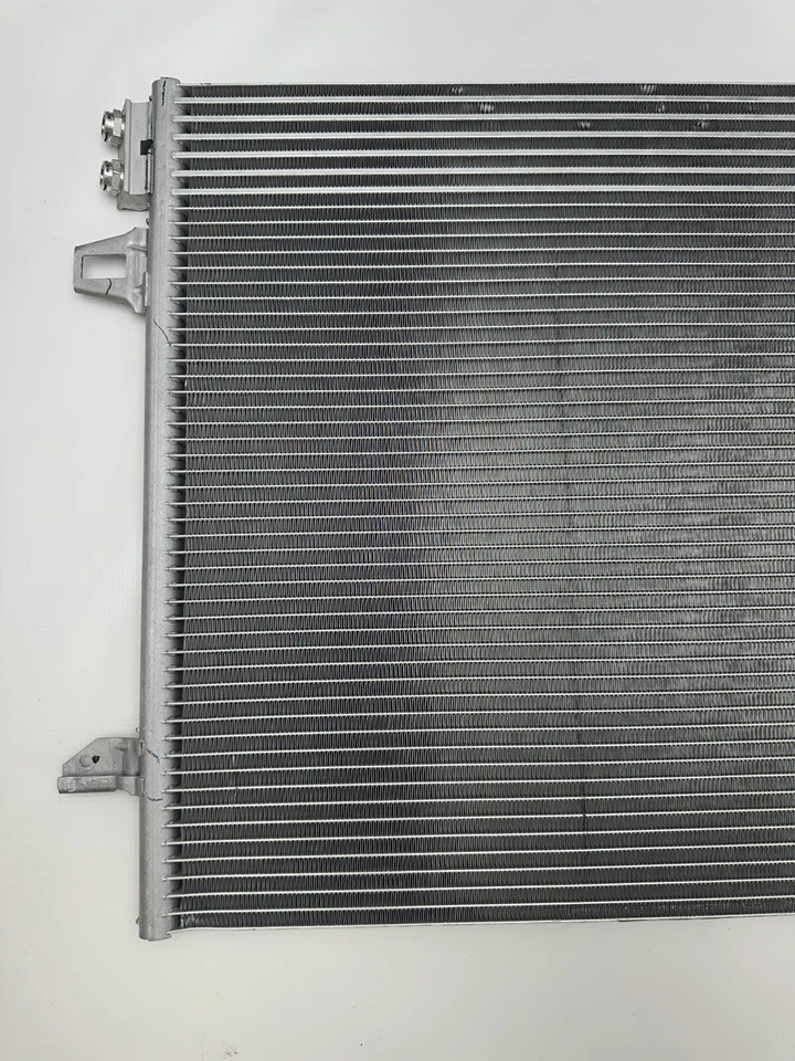 OEM 2016-2020 Dodge Grand Caravan Town & Country A/C Condenser 04677782AC - Imagem 4 de 4