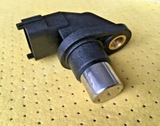 Camshaft Sensor for Volvo S60 S80 V70 mkII  XC70 XC90 2.4 8631533 FAE 79206