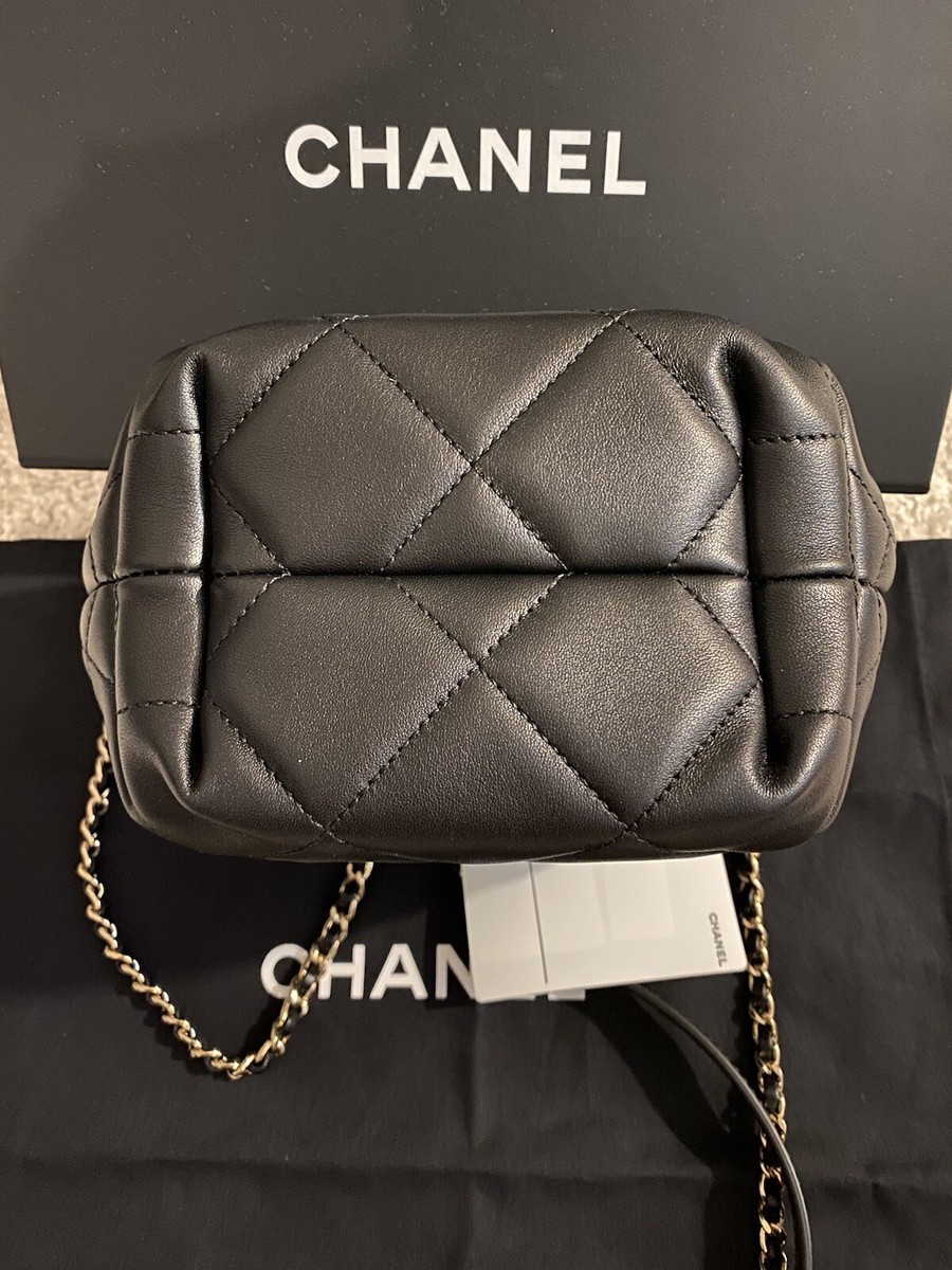 ショルダーバッグ・ポシェット × ヴィンテージ(中古) Chanel Drawstring Bucket with Chain Quilted Lambskin Mini Chanel CC Chain Drawstring Bucket Bag Quilted Lambskin Mini