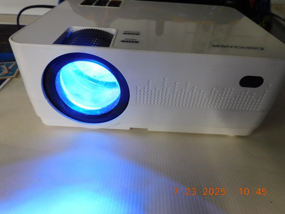 DBPOWER  LED PROJECTOR  MODEL L21  WHITE   **** NO REMOTE **** - Image 4 of 4