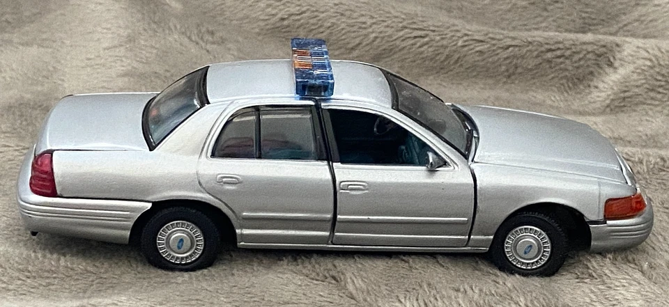 Gearbox North Carolina Highway Patrol Crown Victoria 1:43 Die Cast Car Blank - Image 3 of 4