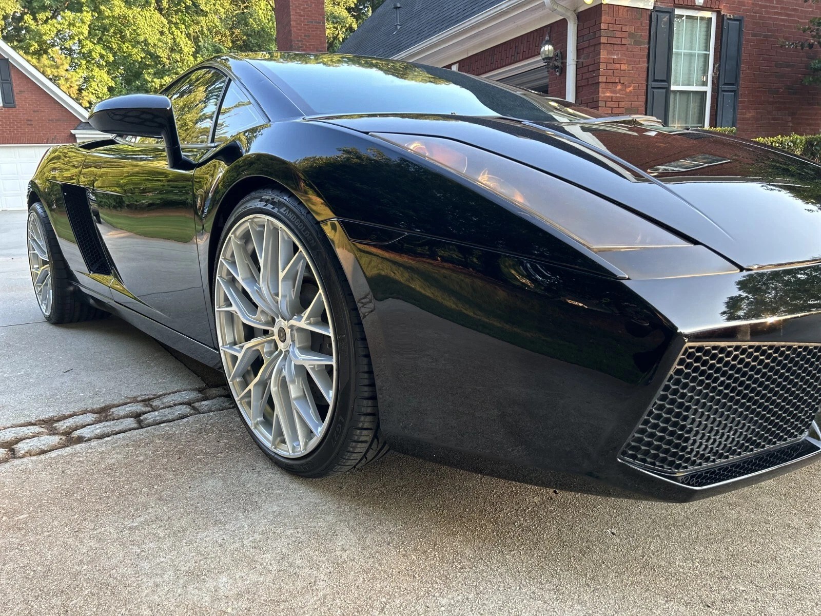 Lamborghini Gallardo Lower Right Front View