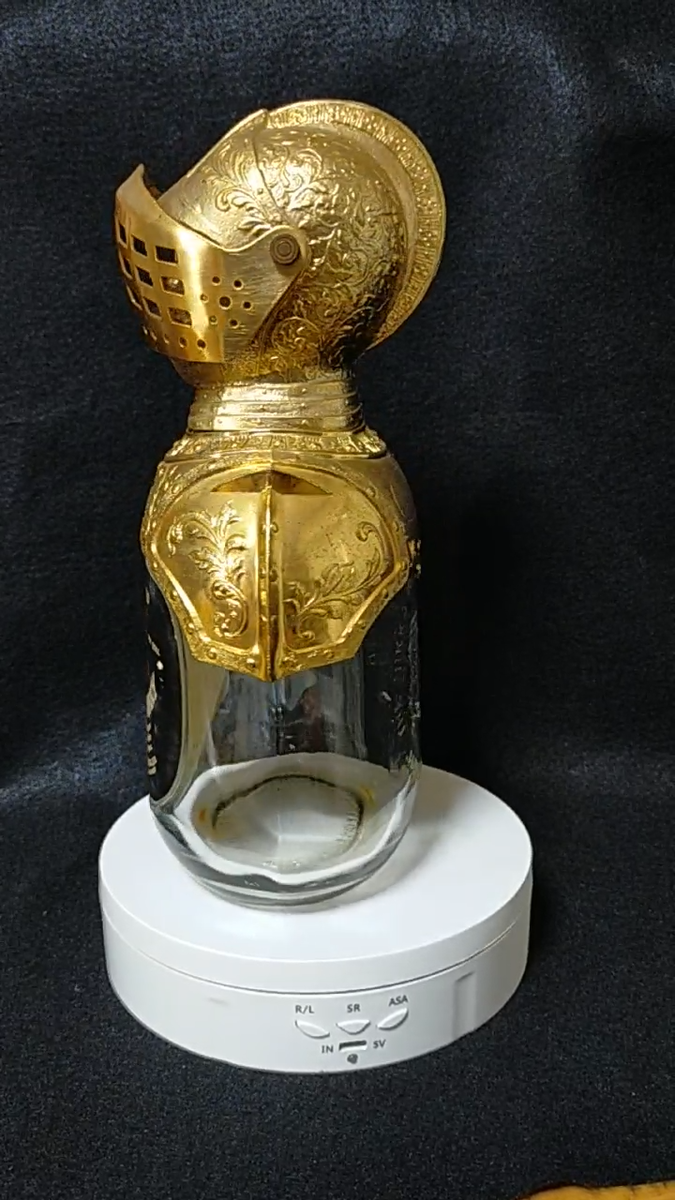 Nikka Whisky G & G Knight Gold Metal Topper & Empty Bottle Nikka Whisky G & G Knight Gold Metal Topper & Empty Bottle