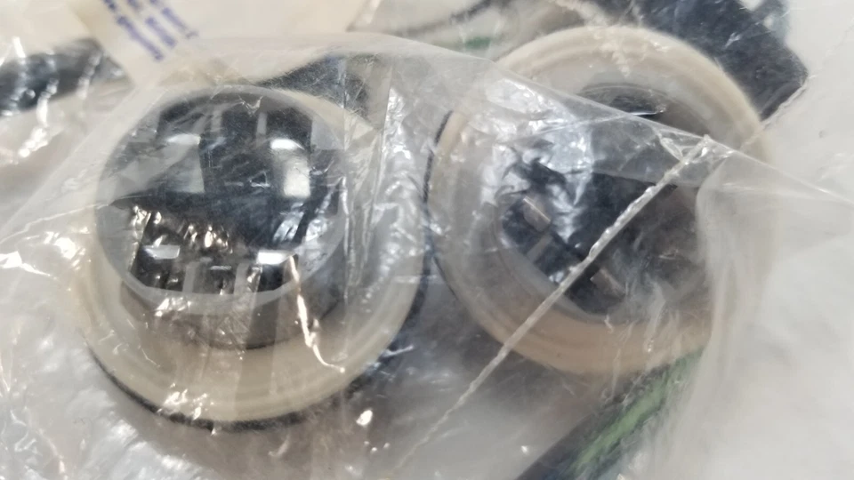 Arnés de cableado de luz trasera Saturn 2003-2005 nuevo GM 22704027 Foto 2 de 4